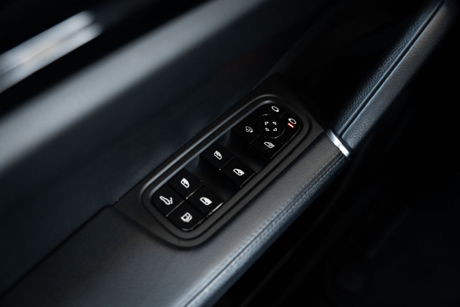 Porsche Cayenne Coupé 3.0 E-Hybrid - Origineel NL | Sport Chrono + | Panorama | Elek. Trekhaak | Bose