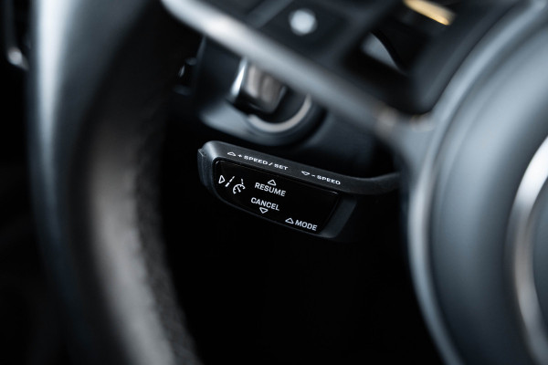 Porsche Cayenne Coupé 3.0 E-Hybrid - Origineel NL | Sport Chrono + | Panorama | Elek. Trekhaak | Bose