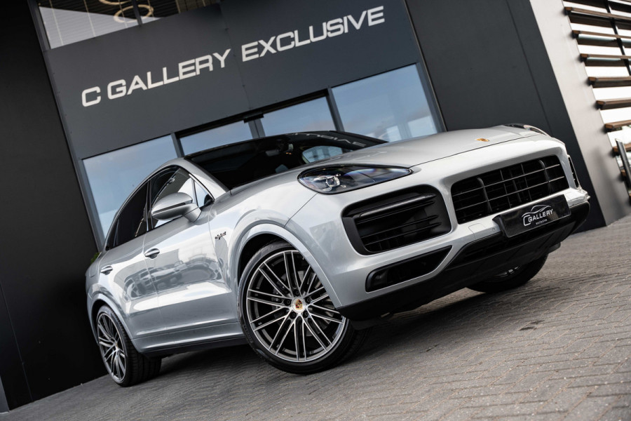 Porsche Cayenne Coupé 3.0 E-Hybrid - Origineel NL | Sport Chrono + | Panorama | Elek. Trekhaak | Bose