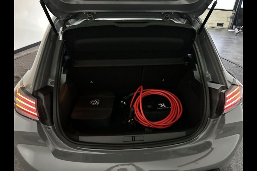 Peugeot e-208 EV Allure 50 kWh Warmtepomp | 3-fase lader | navigatie | zichtpakket Wordt verwacht 6 mei
