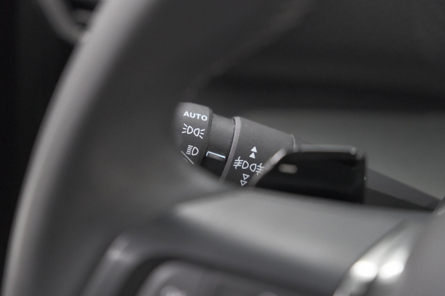Citroën C4 Puretech 130 EAT8 Feel Pack | Camera | Head-Up Display | Navigatie | Parkeersensoren