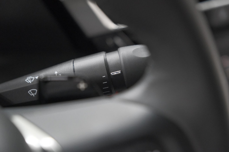 Citroën C4 Puretech 130 EAT8 Feel Pack | Camera | Head-Up Display | Navigatie | Parkeersensoren