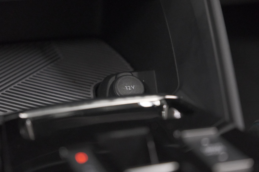 Citroën C4 Puretech 130 EAT8 Feel Pack | Camera | Head-Up Display | Navigatie | Parkeersensoren