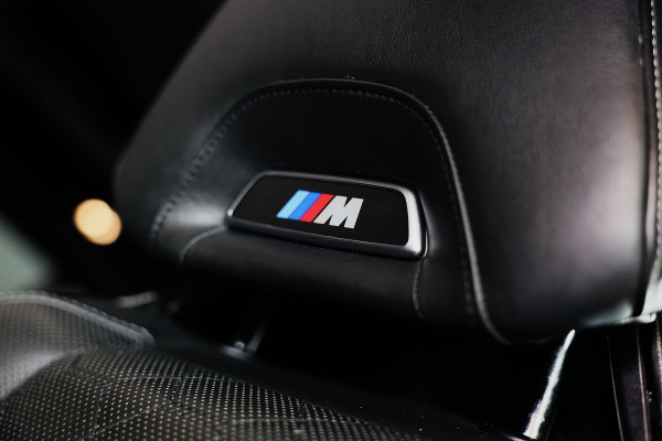 BMW X4 M Competition / Carbon / Head Up / Memory / Camera / Schaalstoelen / Leder / Dode Hoek / Cruise Control / Pano / 21 Inch