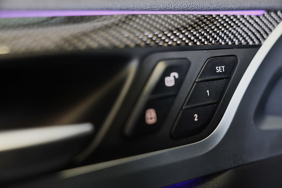 BMW X4 M Competition / Carbon / Head Up / Memory / Camera / Schaalstoelen / Leder / Dode Hoek / Cruise Control / Pano / 21 Inch