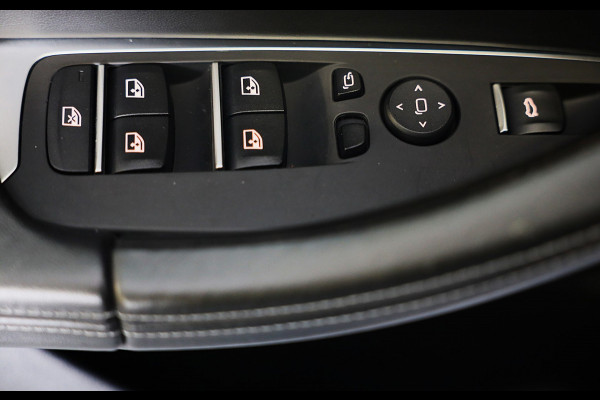 BMW X4 M Competition / Carbon / Head Up / Memory / Camera / Schaalstoelen / Leder / Dode Hoek / Cruise Control / Pano / 21 Inch