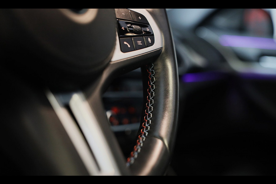 BMW X4 M Competition / Carbon / Head Up / Memory / Camera / Schaalstoelen / Leder / Dode Hoek / Cruise Control / Pano / 21 Inch