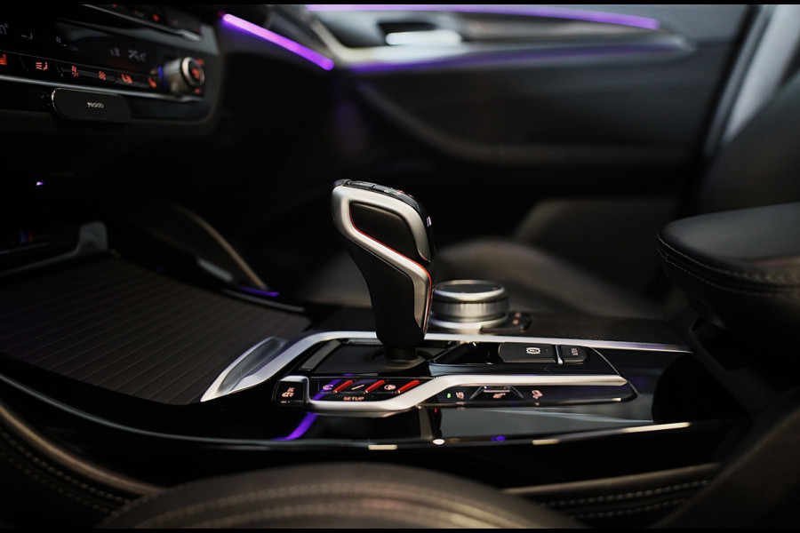 BMW X4 M Competition / Carbon / Head Up / Memory / Camera / Schaalstoelen / Leder / Dode Hoek / Cruise Control / Pano / 21 Inch