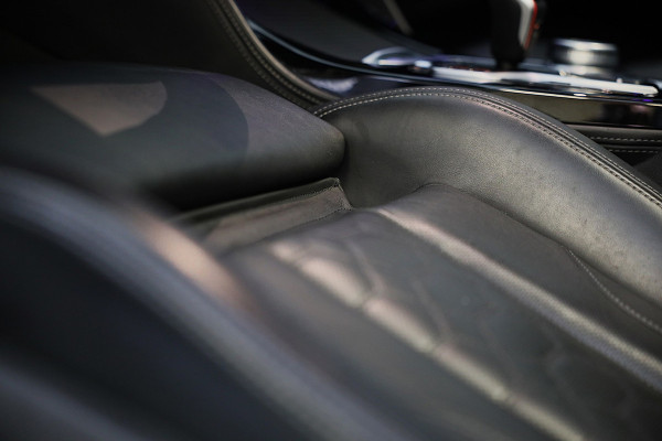 BMW X4 M Competition / Carbon / Head Up / Memory / Camera / Schaalstoelen / Leder / Dode Hoek / Cruise Control / Pano / 21 Inch