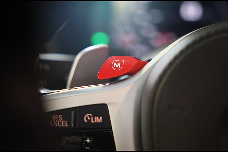 BMW X4 M Competition / Carbon / Head Up / Memory / Camera / Schaalstoelen / Leder / Dode Hoek / Cruise Control / Pano / 21 Inch