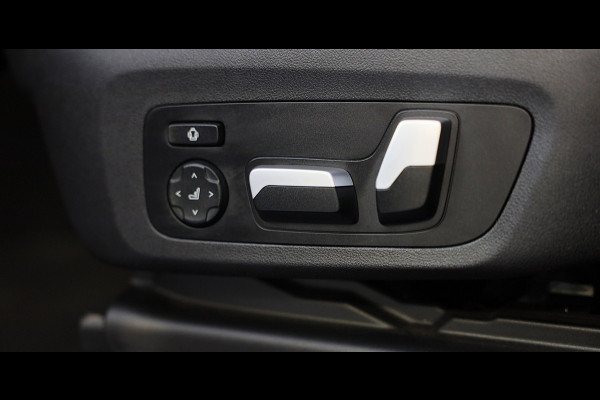 BMW X4 M Competition / Carbon / Head Up / Memory / Camera / Schaalstoelen / Leder / Dode Hoek / Cruise Control / Pano / 21 Inch