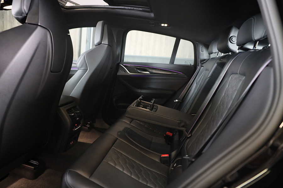 BMW X4 M Competition / Carbon / Head Up / Memory / Camera / Schaalstoelen / Leder / Dode Hoek / Cruise Control / Pano / 21 Inch