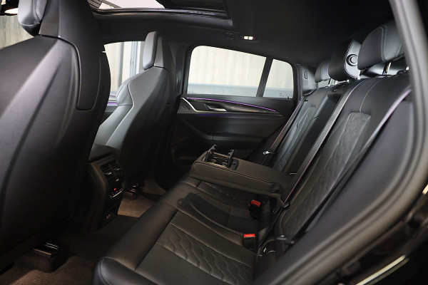 BMW X4 M Competition / Carbon / Head Up / Memory / Camera / Schaalstoelen / Leder / Dode Hoek / Cruise Control / Pano / 21 Inch