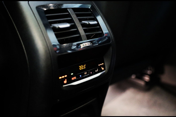 BMW X4 M Competition / Carbon / Head Up / Memory / Camera / Schaalstoelen / Leder / Dode Hoek / Cruise Control / Pano / 21 Inch