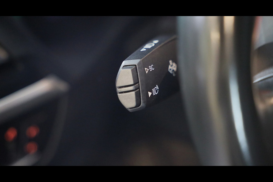 BMW X4 M Competition / Carbon / Head Up / Memory / Camera / Schaalstoelen / Leder / Dode Hoek / Cruise Control / Pano / 21 Inch