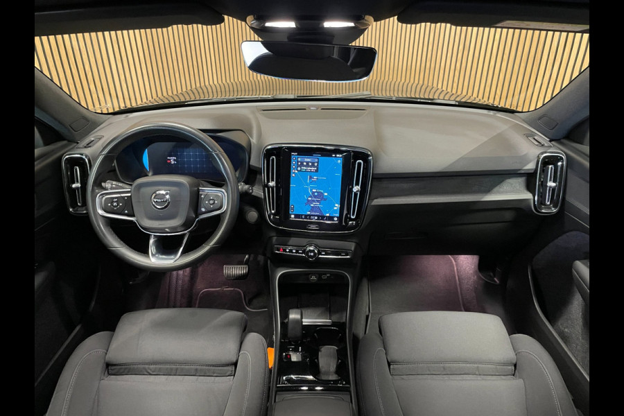 Volvo XC40 Recharge Plus 70 kWh|90%SOH|BLACK|ACC|CAMERA|CARPLAY/ANDROID AUTO|STOEL+STUURVERW|ELEK.KLEP|NL-AUTO|NAP|INC.BTW|1e EIG|