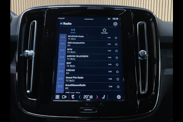 Volvo XC40 Recharge Plus 70 kWh|90%SOH|BLACK|ACC|CAMERA|CARPLAY/ANDROID AUTO|STOEL+STUURVERW|ELEK.KLEP|NL-AUTO|NAP|INC.BTW|1e EIG|