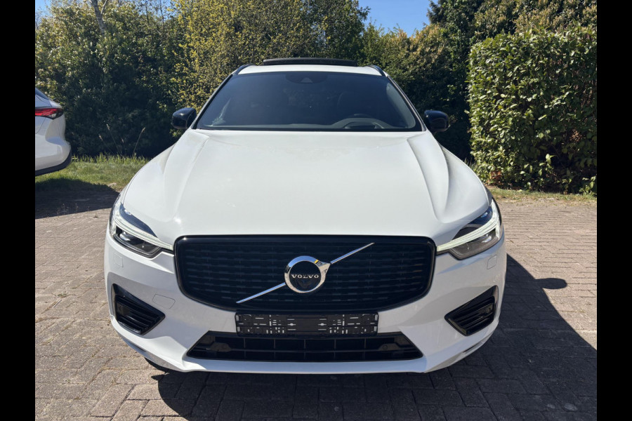 Volvo XC60 2.0 T6 Plug-in hybrid AWD R-Design | Panoramadak | Standkachel | Harman Kardon audio | Stoelverwarming / koeling
