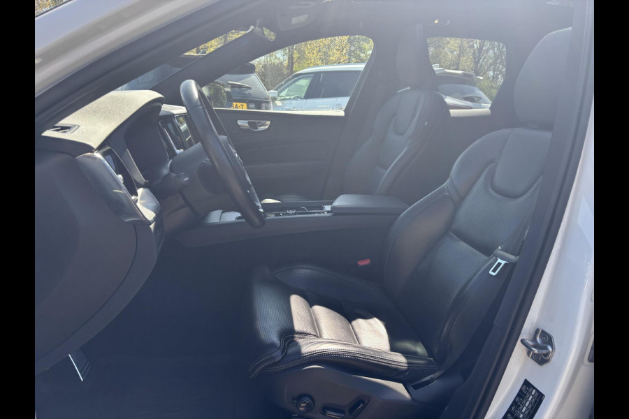 Volvo XC60 2.0 T6 Plug-in hybrid AWD R-Design | Panoramadak | Standkachel | Harman Kardon audio | Stoelverwarming / koeling