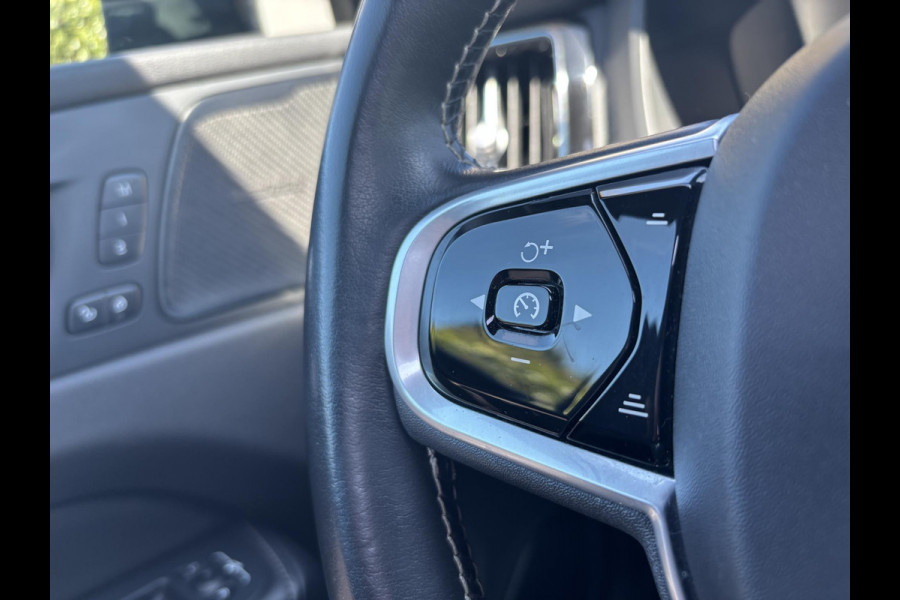 Volvo XC60 2.0 T6 Plug-in hybrid AWD R-Design | Panoramadak | Standkachel | Harman Kardon audio | Stoelverwarming / koeling