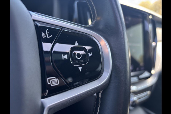 Volvo XC60 2.0 T6 Plug-in hybrid AWD R-Design | Panoramadak | Standkachel | Harman Kardon audio | Stoelverwarming / koeling