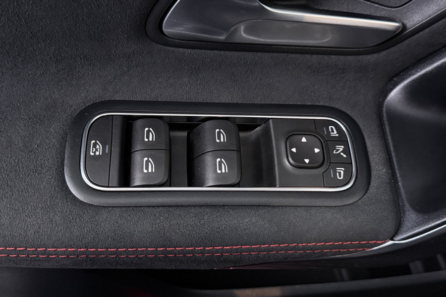 Mercedes-Benz A-Klasse 200 Business Solution AMG (NAVIGATIE, CAMERA, STOELVERWARMING, LED, PDC)