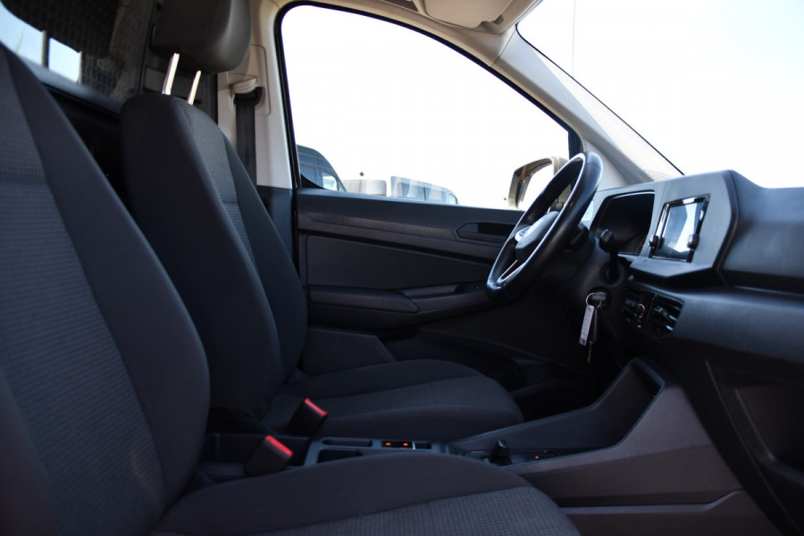 Volkswagen Caddy Cargo 2.0 TDI Black Edition MARGE! Cruise, Carplay, LED, 122pk, Automaat, Nieuw staat! Sensoren, Multimedia, Uniek!