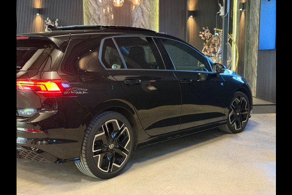 Volkswagen Golf 1.5 eTSI R-Line Edition|PANO|BOMVOL!
