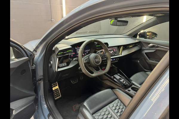 Audi RS3 Limousine 2.5 TFSI quattro Pano|Ceramic|HuD|B&O|Key