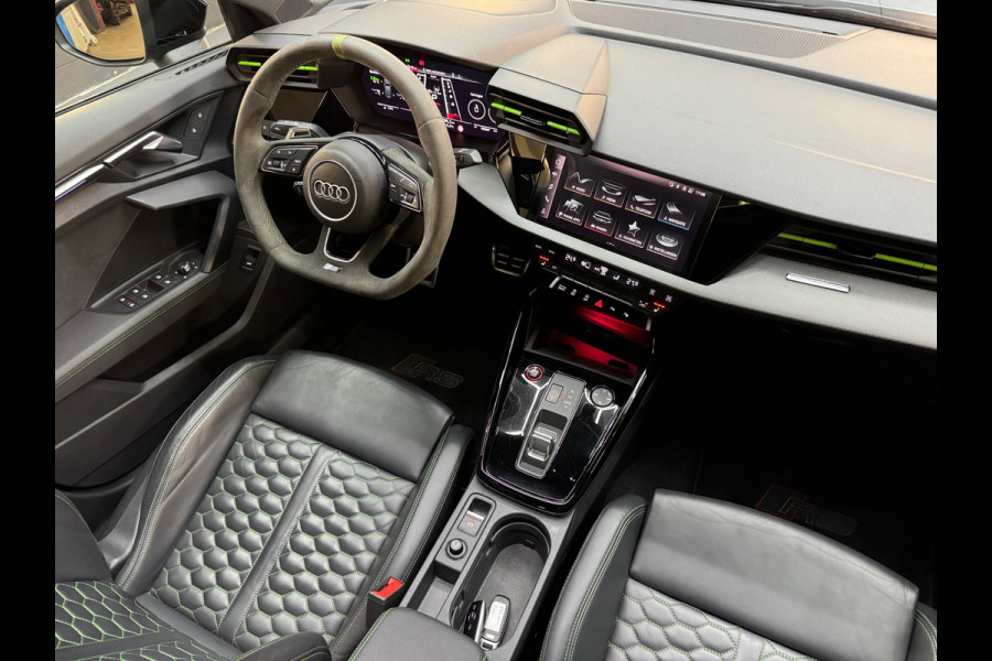 Audi RS3 Limousine 2.5 TFSI quattro Pano|Ceramic|HuD|B&O|Key