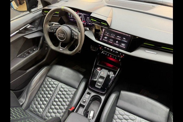 Audi RS3 Limousine 2.5 TFSI quattro Pano|Ceramic|HuD|B&O|Key
