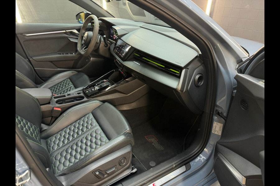 Audi RS3 Limousine 2.5 TFSI quattro Pano|Ceramic|HuD|B&O|Key