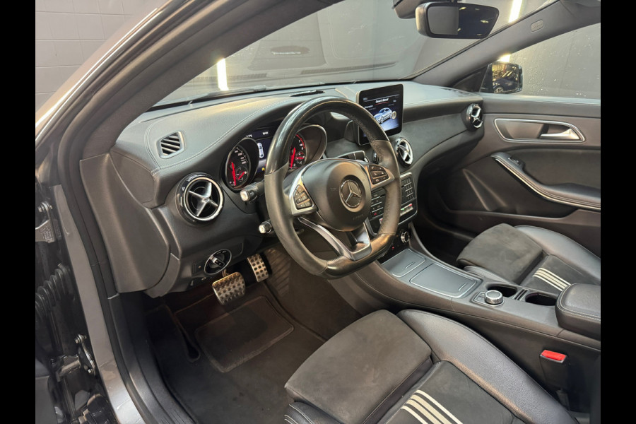 Mercedes-Benz CLA-Klasse 180 AMG Pano|Camera|Sfeer|Night