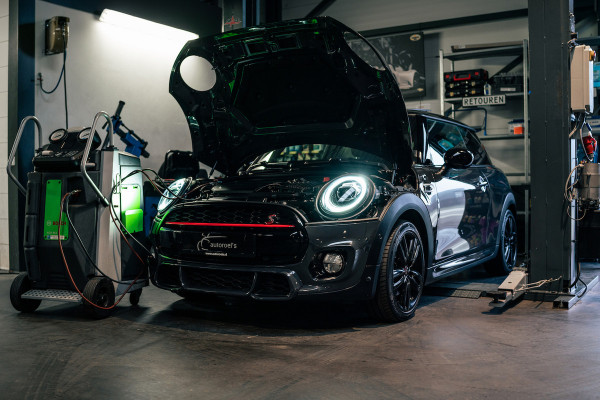 Fiat 500 1.0 Hybrid Rockstar / Panoramadak / Clima / Navigatie - Apple CarPlay-Android / 1e Eigenaar / NED-Fiat