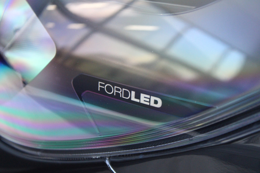 Ford Transit Custom 320 2.0 TDCI L2H1 Limited 150pk - 2x Schuifdeur - Adaptive Cruise - Verwarmd stuur - Blind spot - Navigatie - Camera - Draadloos