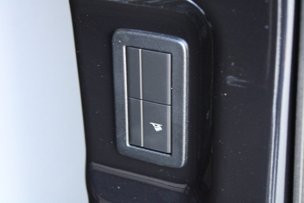 Ford Transit Custom 320 2.0 TDCI L2H1 Limited 150pk - 2x Schuifdeur - Adaptive Cruise - Verwarmd stuur - Blind spot - Navigatie - Camera - Draadloos