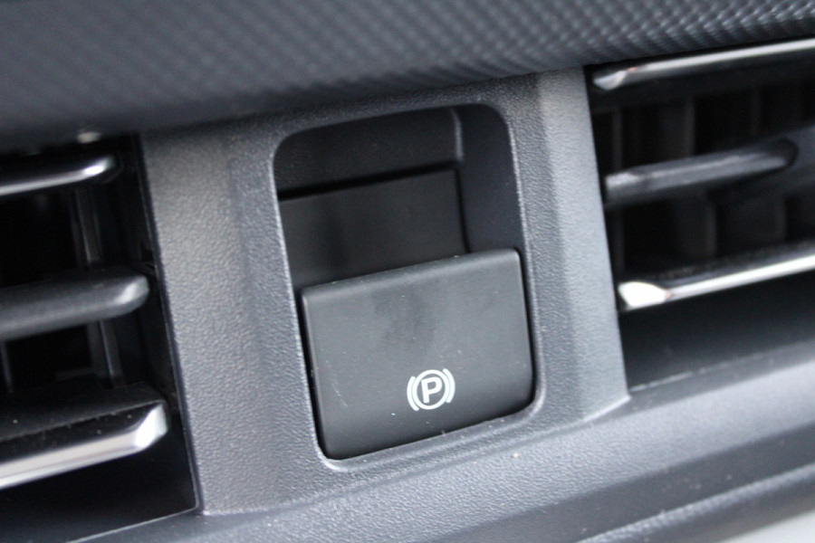 Ford Transit Custom 320 2.0 TDCI L2H1 Limited 150pk - 2x Schuifdeur - Adaptive Cruise - Verwarmd stuur - Blind spot - Navigatie - Camera - Draadloos