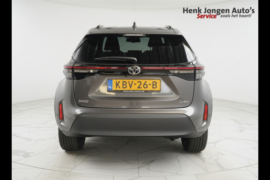 Toyota Yaris Cross 1.5 Hybrid 115 First Edition Rijklaar + Fabrieksgarantie Henk Jongen Auto's in Helmond,  al 50 jaar service zoals 't hoort!