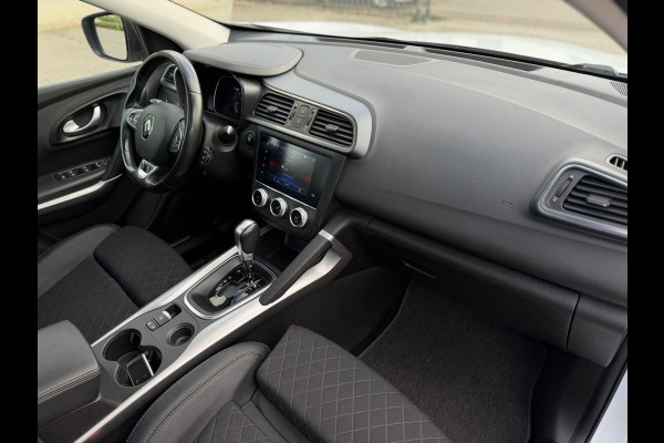 Renault Kadjar 1.3 TCe Black Edition,VOL OPTIES, panoramadak, 19 inch,trekhaak,achteruitrijcamera, 1/2 lederen sportinterieur, led