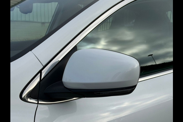 Renault Kadjar 1.3 TCe Black Edition,VOL OPTIES, panoramadak, 19 inch,trekhaak,achteruitrijcamera, 1/2 lederen sportinterieur, led