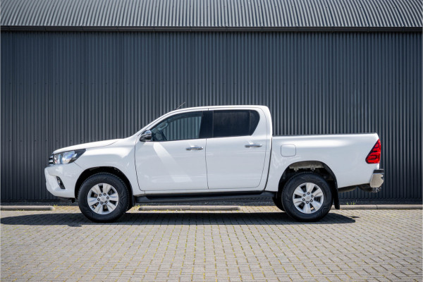 Toyota Hilux 2.4 D 4WD | 150 PK | Automaat | Camera | Cruise | Navi | Trekhaak