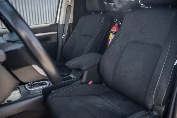 Toyota Hilux 2.4 D 4WD | 150 PK | Automaat | Camera | Cruise | Navi | Trekhaak