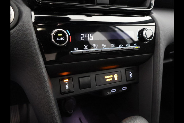 Toyota Yaris Cross 1.5 Hybrid 115 Dynamic | Stuur-/Stoelverwarming | Draadloze telefoonlader | Adaptieve Cruise Control |