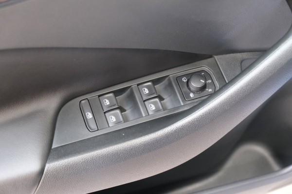 Škoda Kamiq 1.0 TSI Business Edition Automaat - N.A.P. Airco, Cruise, Virtual Display, Camera, PDC, Trekhaak.