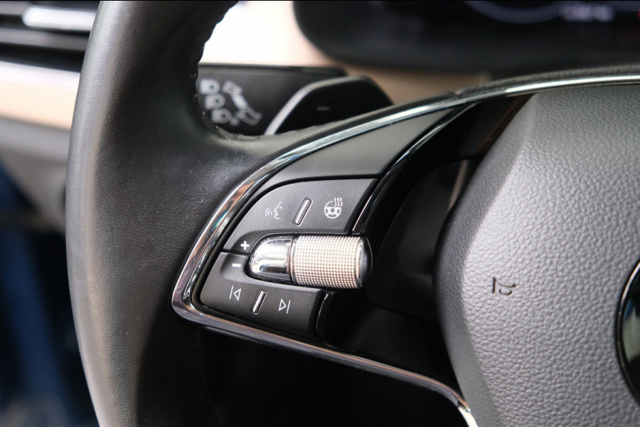 Škoda Kamiq 1.0 TSI Business Edition Automaat - N.A.P. Airco, Cruise, Virtual Display, Camera, PDC, Trekhaak.