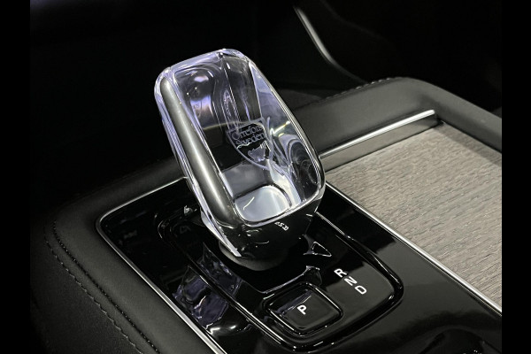 Volvo XC90 T8 AWD Ultra Dark Luchtvering | Massage | Bowers & Wilkins | Trekhaak | Adapt. Cruise | Stoelventilatie | 22" wielen | 360 camera | Head-up