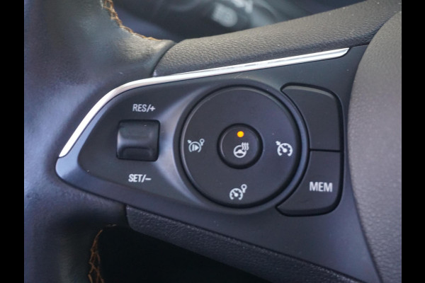 Opel Crossland X 1.2 Turbo Ultimate Leder interieur