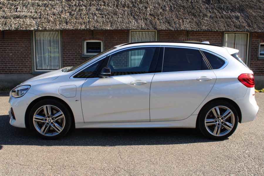 BMW 2 Serie Active Tourer 225xe PHEV High Exe SOh 90.6% M-SPORT LEER LED NAVI 36000KM!!!