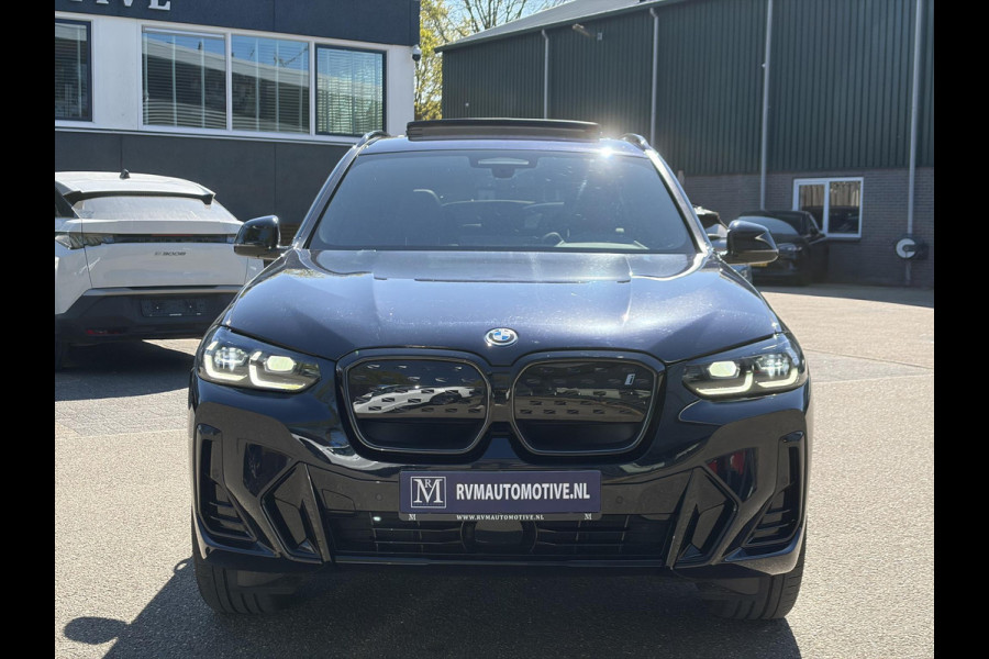 BMW iX3 High Executive 80 kWh M SPORT | PANORAMA DAK | LEDER | SOH 99% | APPLE CARPLAY