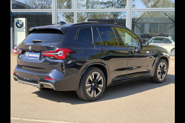 BMW iX3 High Executive 80 kWh M SPORT | PANORAMA DAK | LEDER | SOH 99% | APPLE CARPLAY